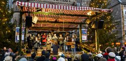 Nürnberger Christkindlesmarkt - Programm auf der Hauptmarktbühne