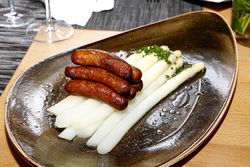 Nuremberg Bratwurst with Asparagus