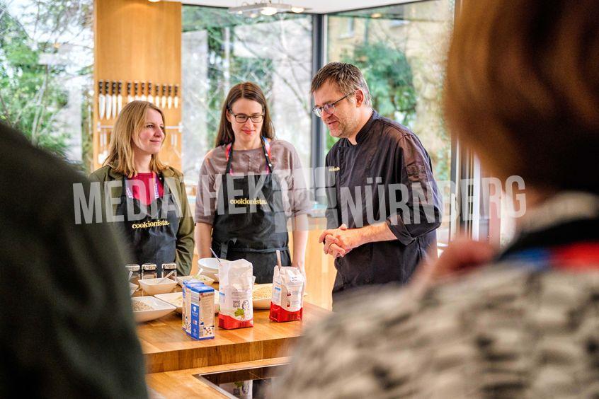 Gingerbread baking