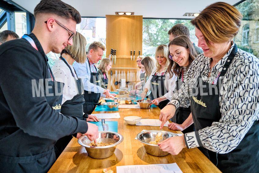 Gingerbread baking