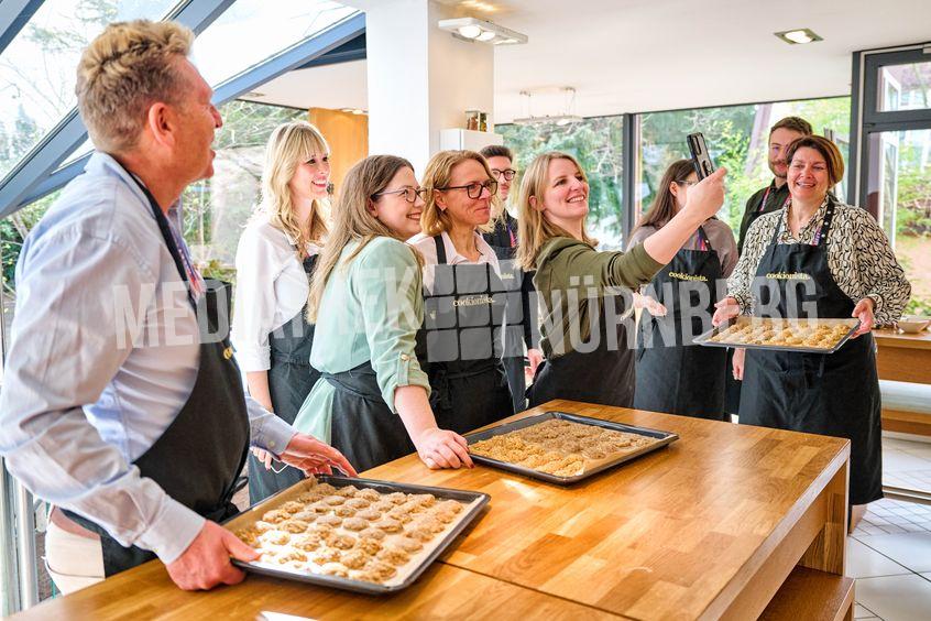 Gingerbread baking