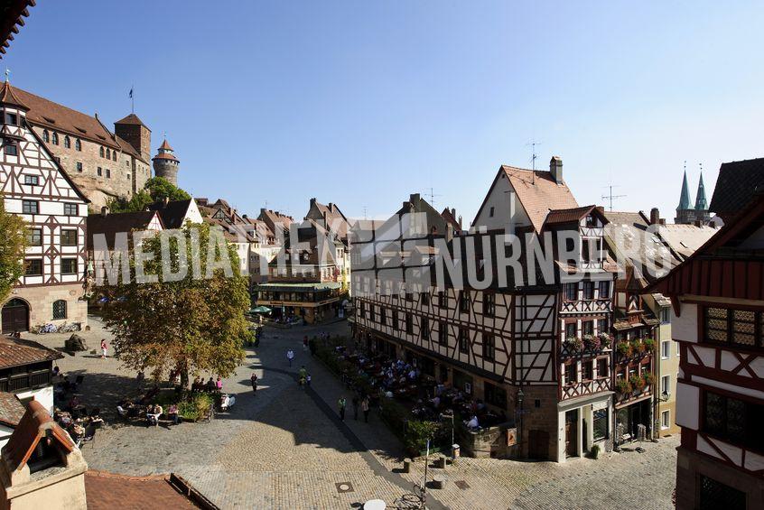 Tiergärtnertorplatz Nürnberg mit Kaiserburg