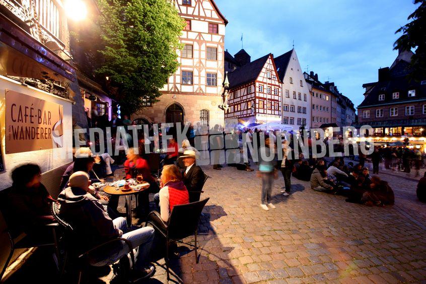 Tiergärtnertorplatz Nürnberg bei Nacht